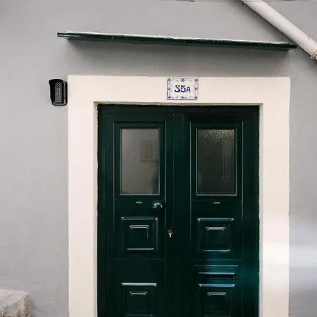 Cozy & Small In The Center Apartmán