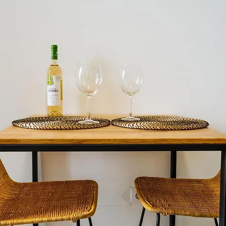 Cozy & Small In The Center