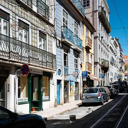 Apartment Cozy & Small In The Center Lissabon